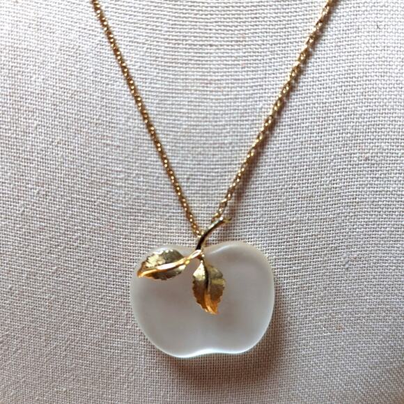 Vintage Gold Tone Avon Clear Frosted Glass Apple Pendant 28" Necklace - Picture 2 of 6